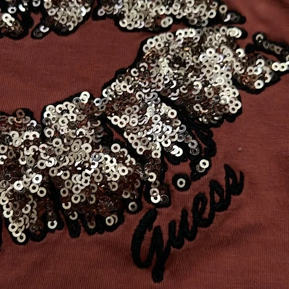 Guess women’s top with sequin lips size medium - Picture 6 of 7